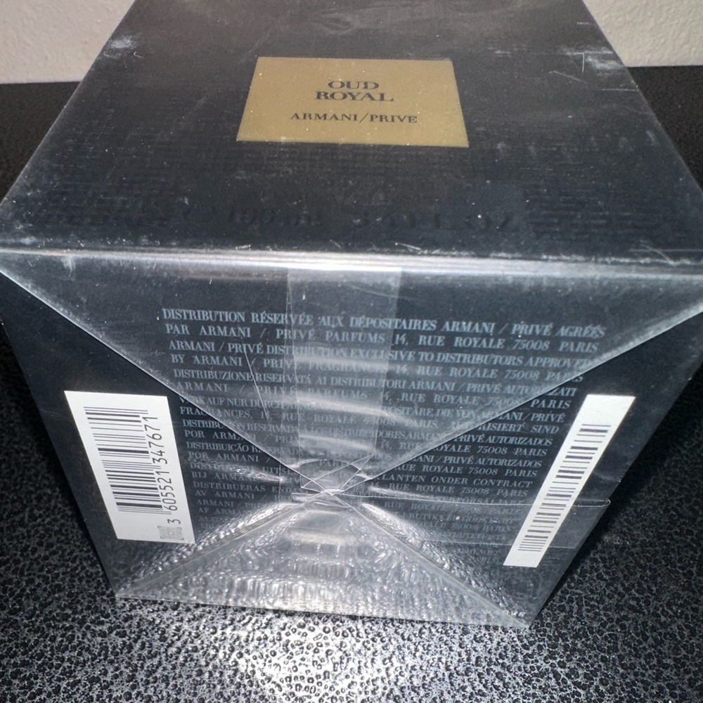 GIORIO ARMANI PRIVÉ OUD ROYAL - BRAND NEW - FACTORY SEALED - Picture 3 of 4